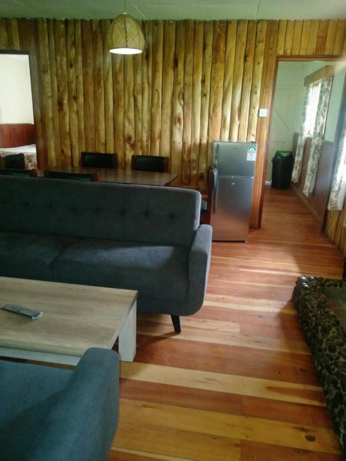 Naro Moru River Lodge Exteriör bild