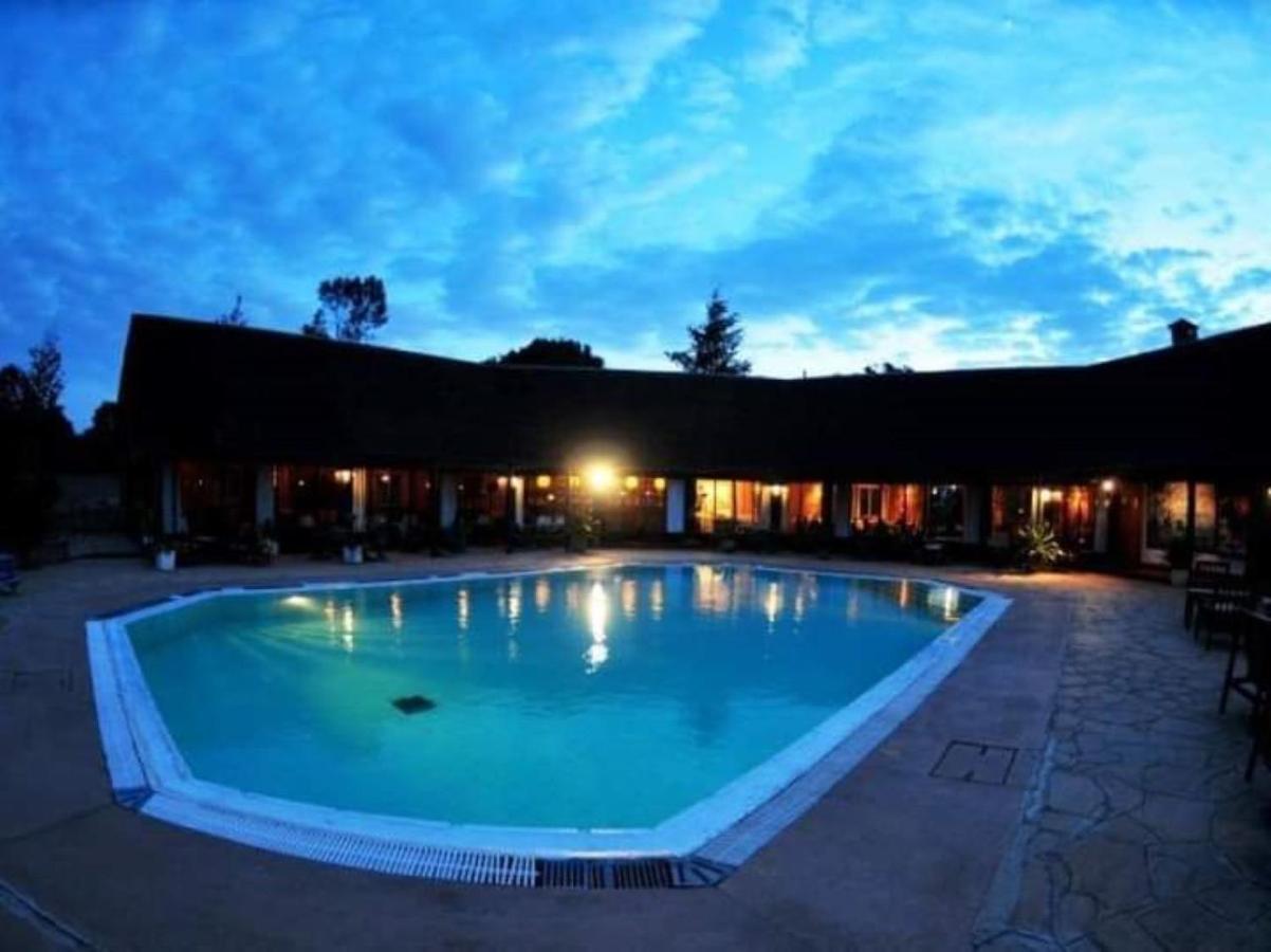 Naro Moru River Lodge Exteriör bild