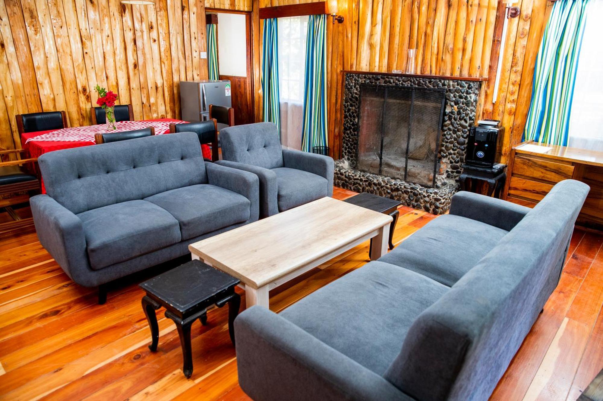 Naro Moru River Lodge Exteriör bild